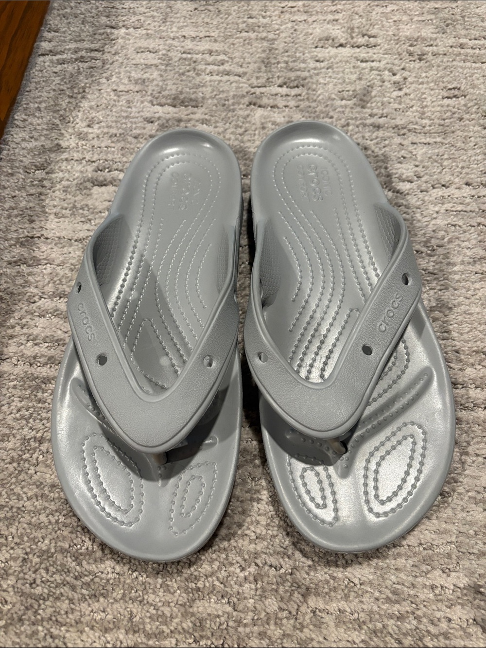 CROCS Silver Foam Flip-Flops men 7 women’s 9